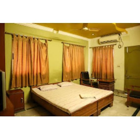 Roxy Inn,Cuttack Exterior foto