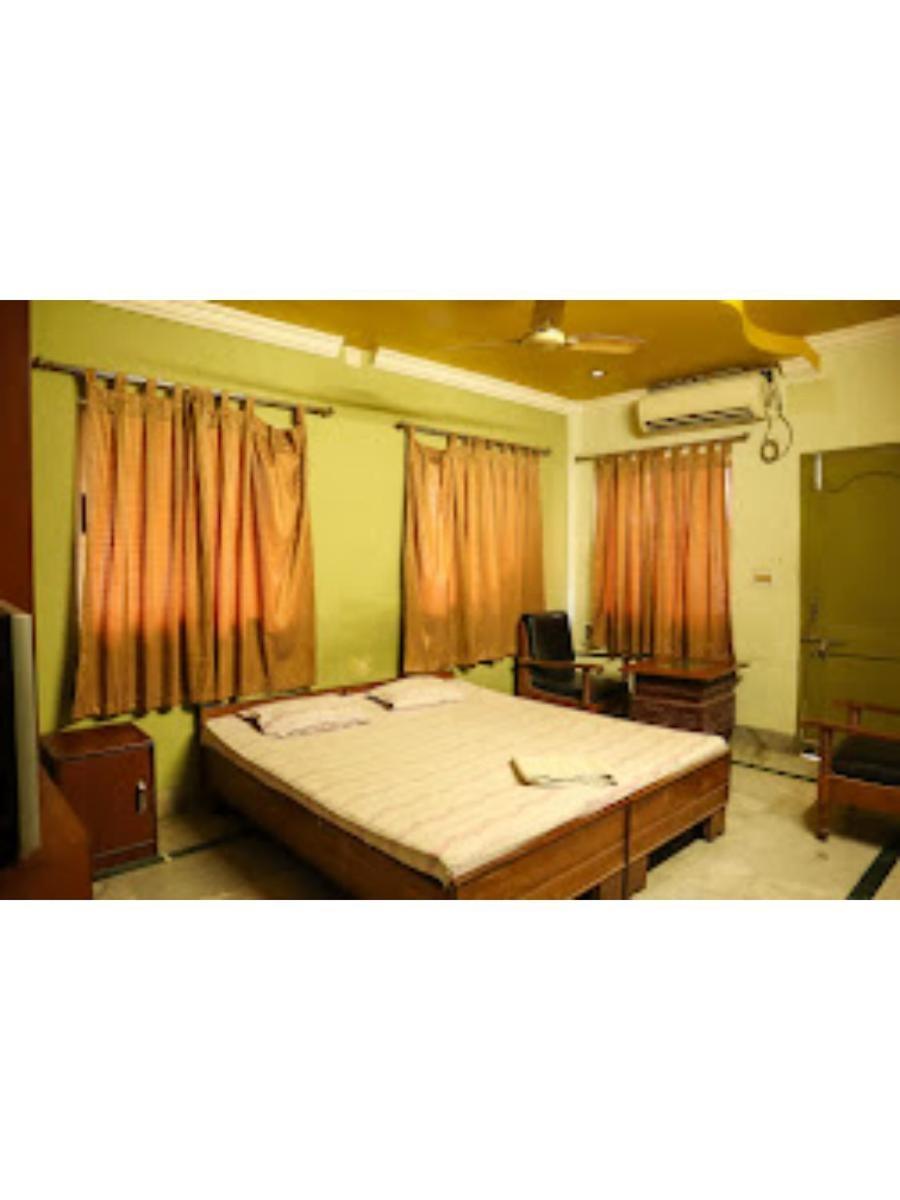 Roxy Inn,Cuttack Exterior foto